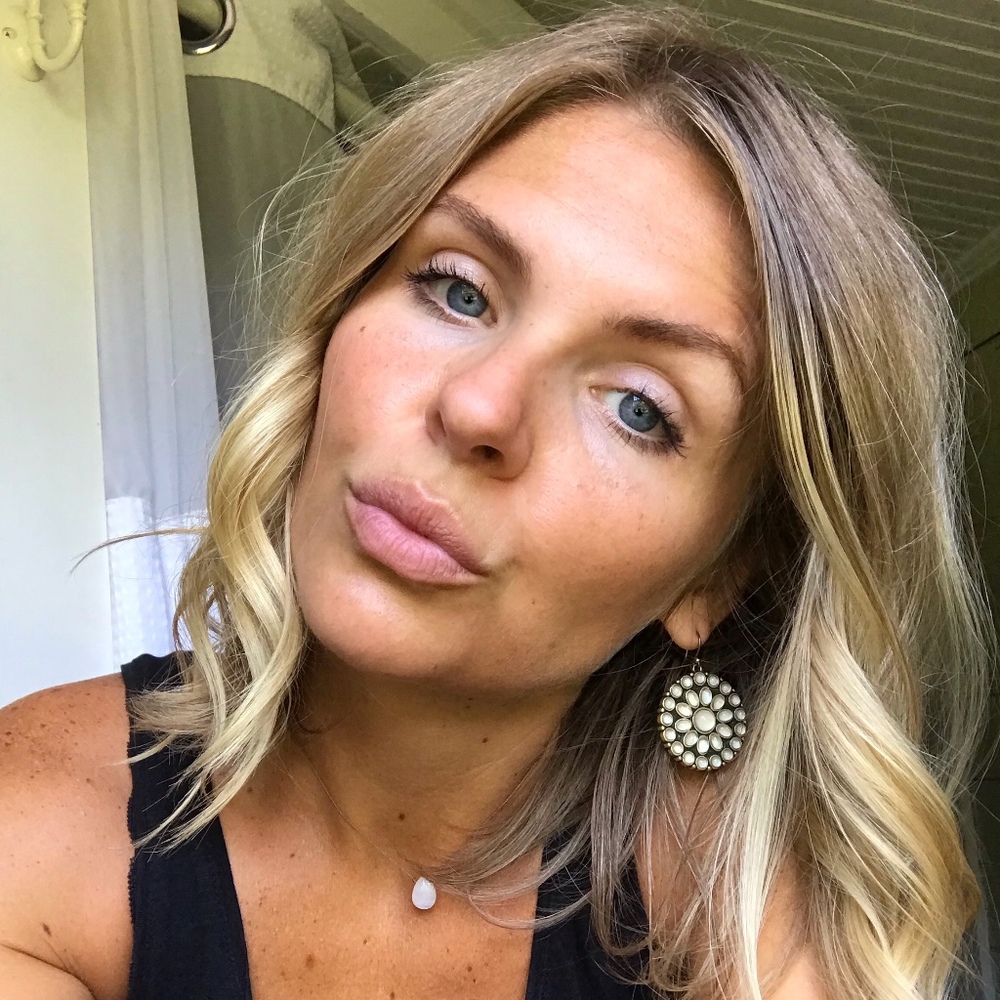 Meet your Posher, Lana